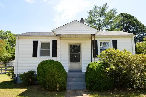 1060 Music St, Gretna, VA 24557
