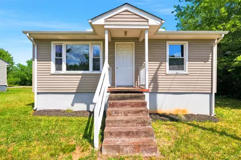 4601 Shula Dr, Hurt, VA 24563
