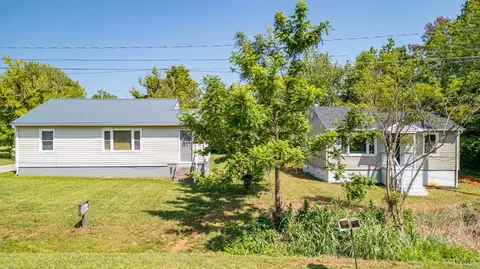 4601 Shula Dr, Hurt, VA 24563