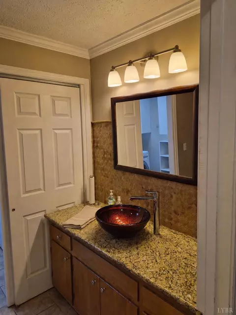 Bath - 1644 Bethany Rd, Rustburg, VA 24588 photo 3 of 8
