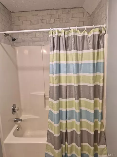 Bath - 1644 Bethany Rd, Rustburg, VA 24588 photo 5 of 8