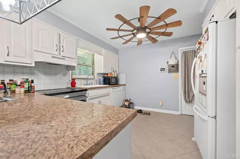 Kitchen - 969 Hawkins Rd, Evington, VA 24550 photo 2 of 3