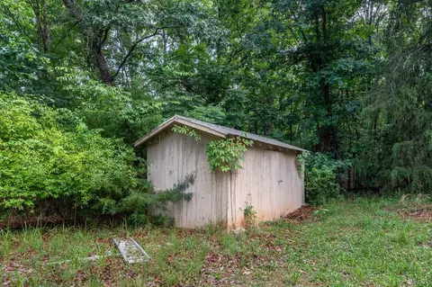 Exterior - 969 Hawkins Rd, Evington, VA 24550 photo 5 of 8