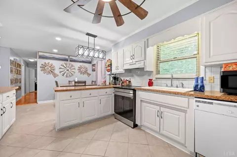 Kitchen - 969 Hawkins Rd, Evington, VA 24550 photo 1 of 3