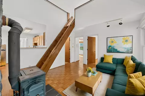 Living - 359 Liberty Ln, Buckingham, VA 23921 photo 2 of 6