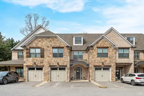1249 Sleepy Oak Ln, Forest, VA 24551