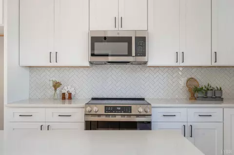 Kitchen - 2533 Thomas Jefferson Rd, Forest, VA 24551 photo 3 of 7