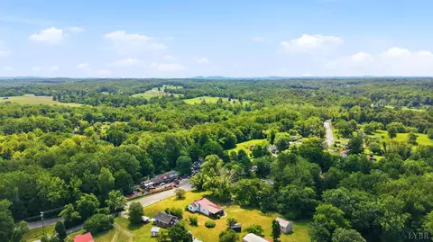 View/Area - 378 S Five Forks Rd, Monroe, VA 24574 photo 3 of 7