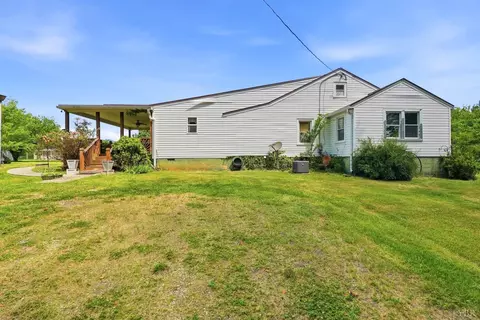 Exterior - 378 S Five Forks Rd, Monroe, VA 24574 photo 10 of 11
