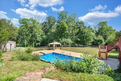 Exterior - 121 Ridgeview Rd, Hurt, VA 24563 photo 11 of 19