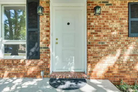 Entry Way - 121 Ridgeview Rd, Hurt, VA 24563 photo 1 of 2