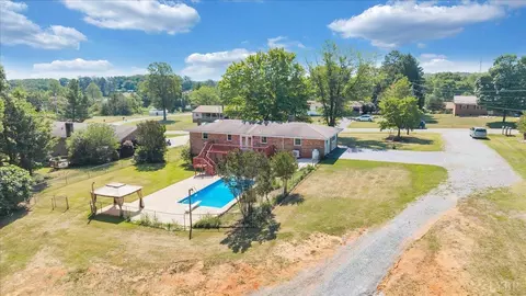 View/Area - 121 Ridgeview Rd, Hurt, VA 24563 photo 2 of 8