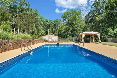Exterior - 121 Ridgeview Rd, Hurt, VA 24563 photo 2 of 19