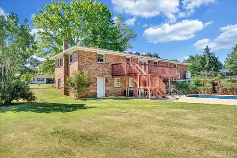 Exterior - 121 Ridgeview Rd, Hurt, VA 24563 photo 6 of 19