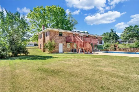 Exterior - 121 Ridgeview Rd, Hurt, VA 24563 photo 7 of 19