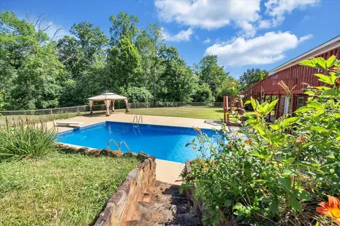 Exterior - 121 Ridgeview Rd, Hurt, VA 24563 photo 10 of 19
