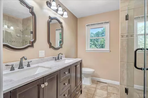Bath - 121 Ridgeview Rd, Hurt, VA 24563 photo 1 of 4
