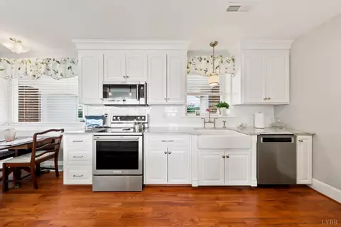 Kitchen - 1237 Austin Mill Rd, Evington, VA 24550 photo 4 of 8