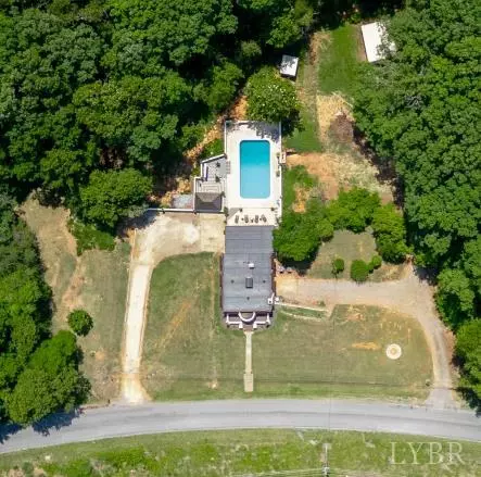 880 Riverbend Rd, Altavista, VA 24517