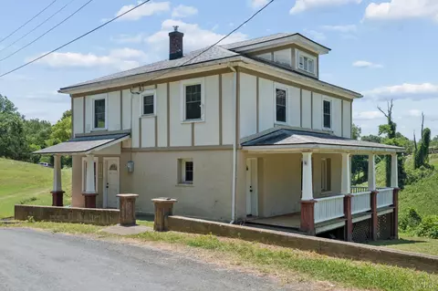 226 7th St, Madison Heights, VA 24572