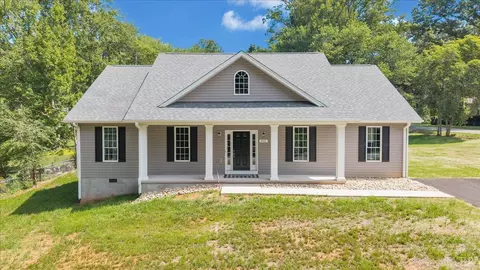 Exterior - 222 Graves Dr, Forest, VA 24551 photo 2 of 19