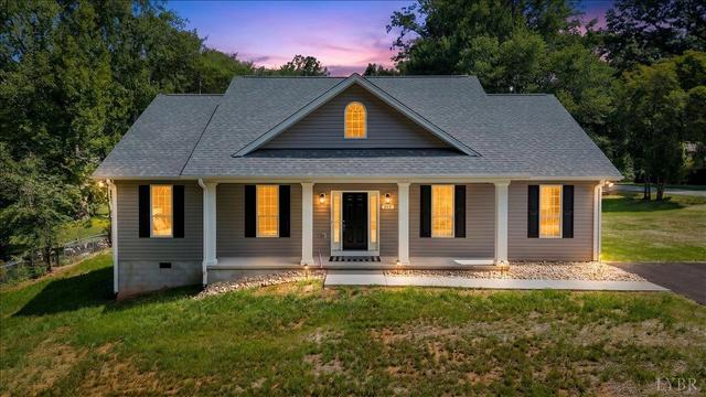 222 Graves Dr, Forest, VA 24551