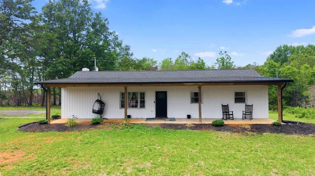 1553 Hubbard Rd, Long Island, VA 24569