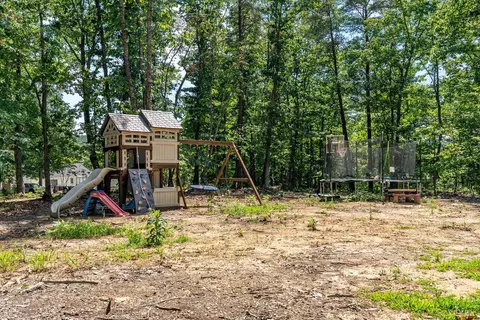 Exterior - 3237 Dearborn Rd, Evington, VA 24550 photo 8 of 16