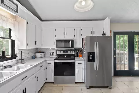 Kitchen - 3237 Dearborn Rd, Evington, VA 24550 photo 1 of 1