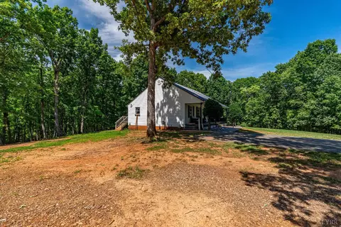 Exterior - 3237 Dearborn Rd, Evington, VA 24550 photo 9 of 16