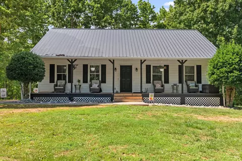 Exterior - 3237 Dearborn Rd, Evington, VA 24550 photo 4 of 16