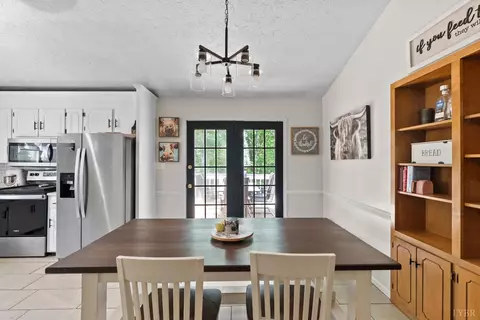 Entry Way - 3237 Dearborn Rd, Evington, VA 24550 photo 2 of 3