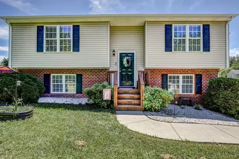 208 Sweeney Cir, Forest, VA 24551