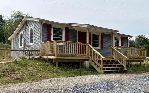 1120 Player Rd, Gretna, VA 24557