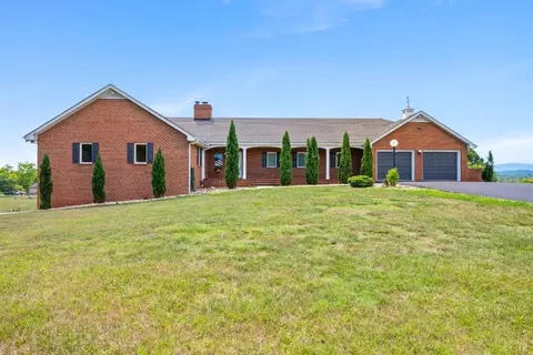 102 Cold Branch Rd, Forest, VA 24551