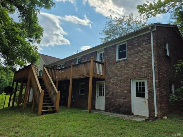 1243 Thornbird Pl, Huddleston, VA 24104