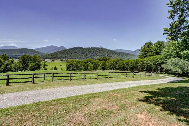1361 Hurricane Creek Rd, Big Island, VA 24526