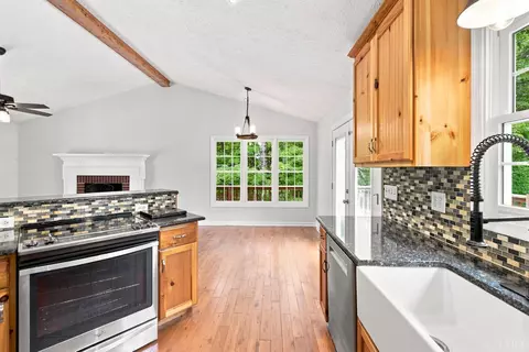 Kitchen - 137 Deer Path, Rustburg, VA 24588 photo 4 of 6