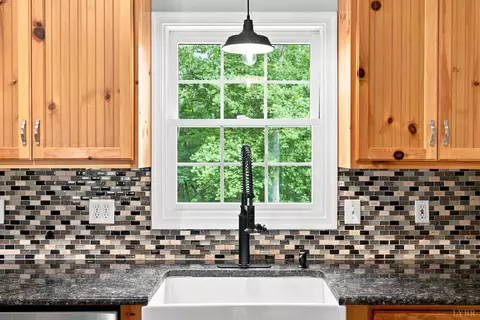 Kitchen - 137 Deer Path, Rustburg, VA 24588 photo 6 of 6