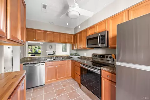 Kitchen - 2322 Deer Run, Forest, VA 24551 photo 1 of 5