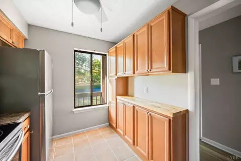 Kitchen - 2322 Deer Run, Forest, VA 24551 photo 3 of 5