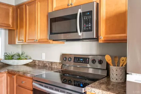 Kitchen - 2322 Deer Run, Forest, VA 24551 photo 2 of 5