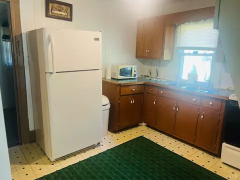 Kitchen - 2009 Level Run Rd, Hurt, VA 24563 photo 1 of 2