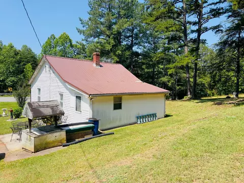 Exterior - 2009 Level Run Rd, Hurt, VA 24563 photo 2 of 8