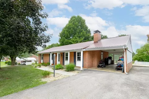 1106 Roundtree Dr, Bedford, VA 24523
