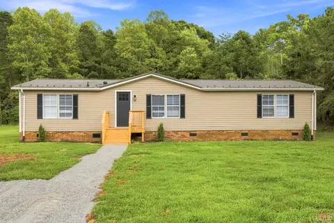 330 Meadows Farm Rd, Blairs, VA 24527