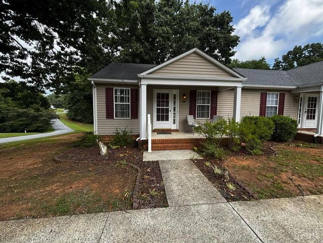 401 Royal Gardens Ct, Madison Heights, VA 24572