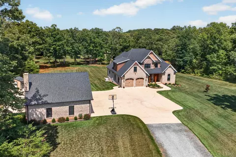 2558 Stonewall Rd, Concord, VA 24538