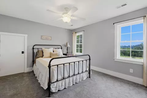 Bedroom - 279 Tradewind Dr, Evington, VA 24550 photo 4 of 9