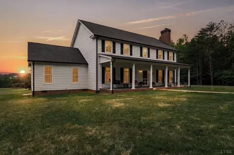 279 Tradewind Dr, Evington, VA 24550